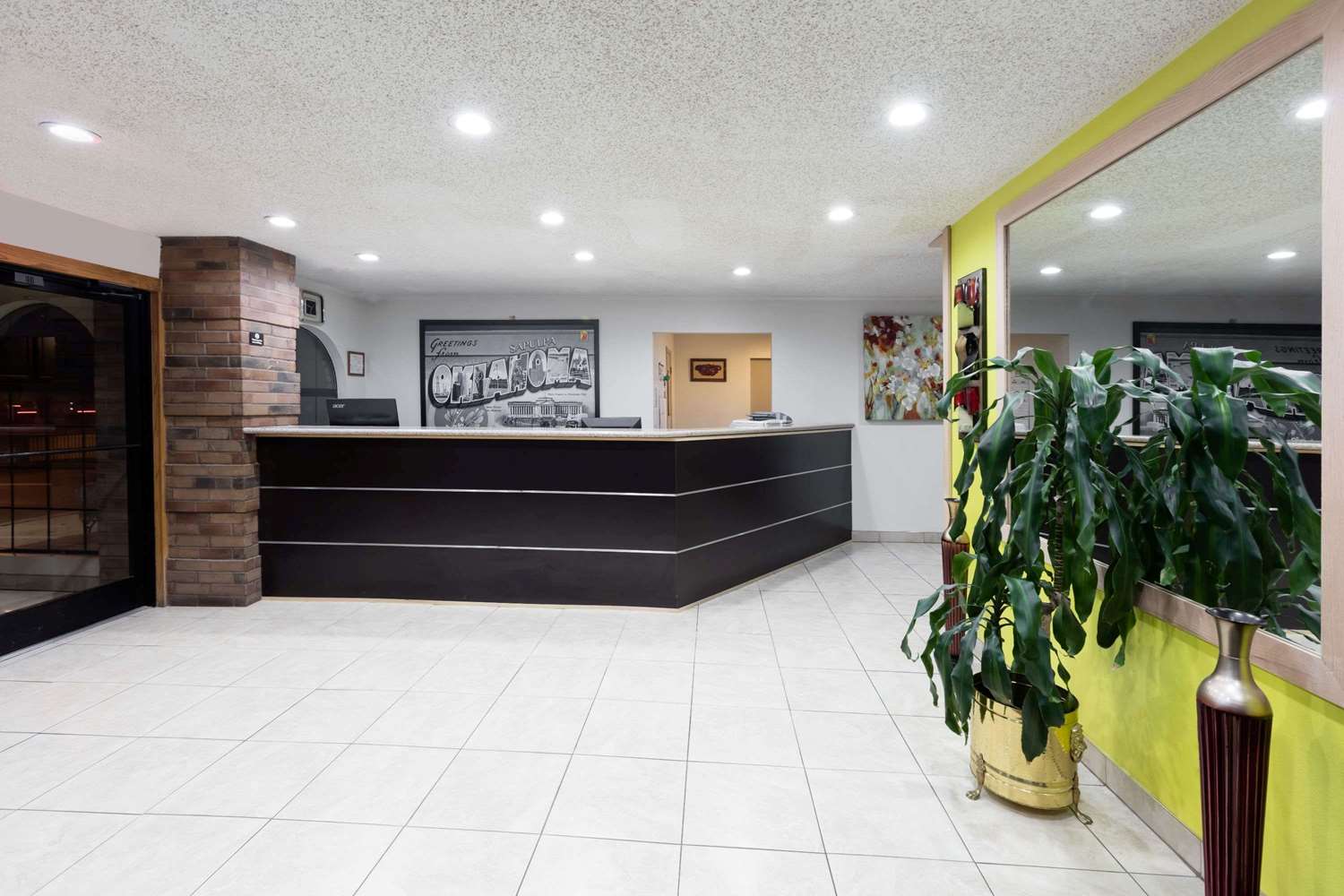 Super 8 by Wyndham Sapulpa Tulsa Area 6/30