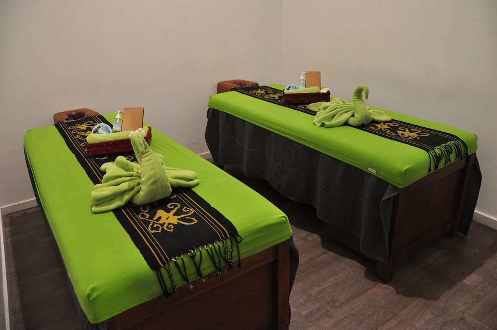 Golden Tulip Pontianak 27/64