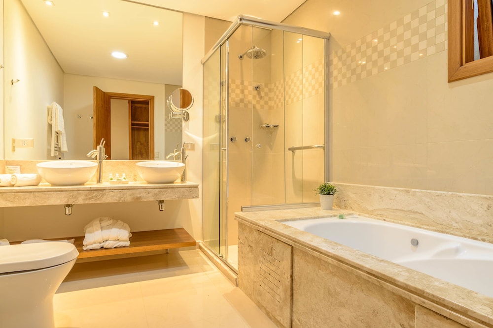 PRESIDENTIAL, LYON, SUITE