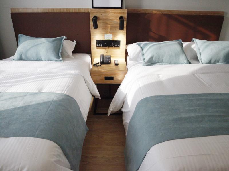 GreenTree Inn Anhui Anqing City Ji Xian South Road Express Hotel 13/20