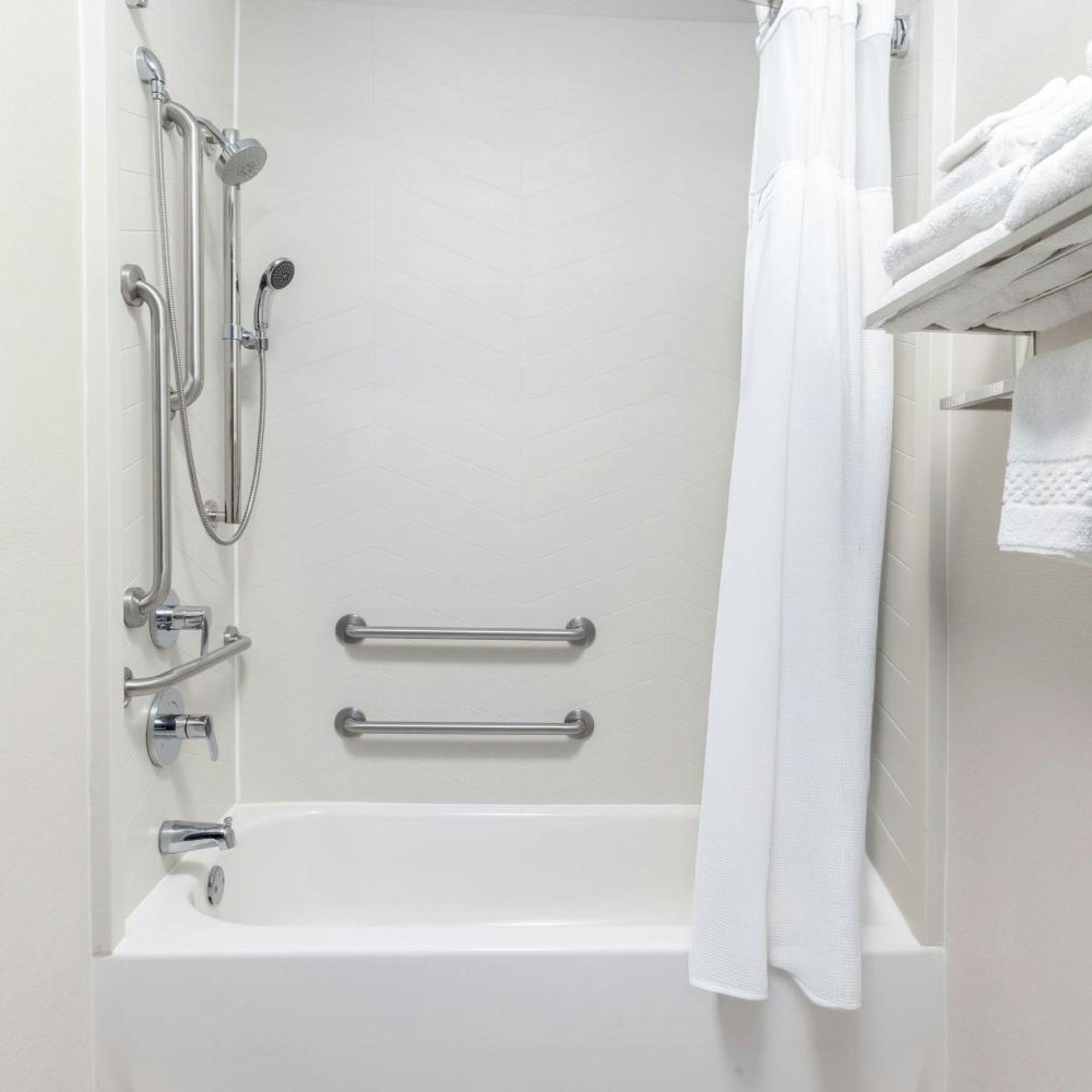 غرفة بسريرين كوين بحوض استحمام لذوي الإعاقة، Fairfield Inn Suites By Marriott Cincinnati Eastgate 5/5