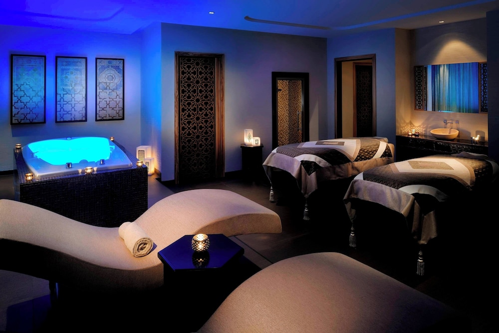 Swimming pool-spa