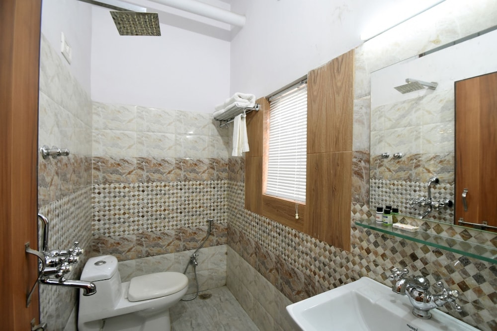 Virasat Mahal Heritage Hotel 27/33