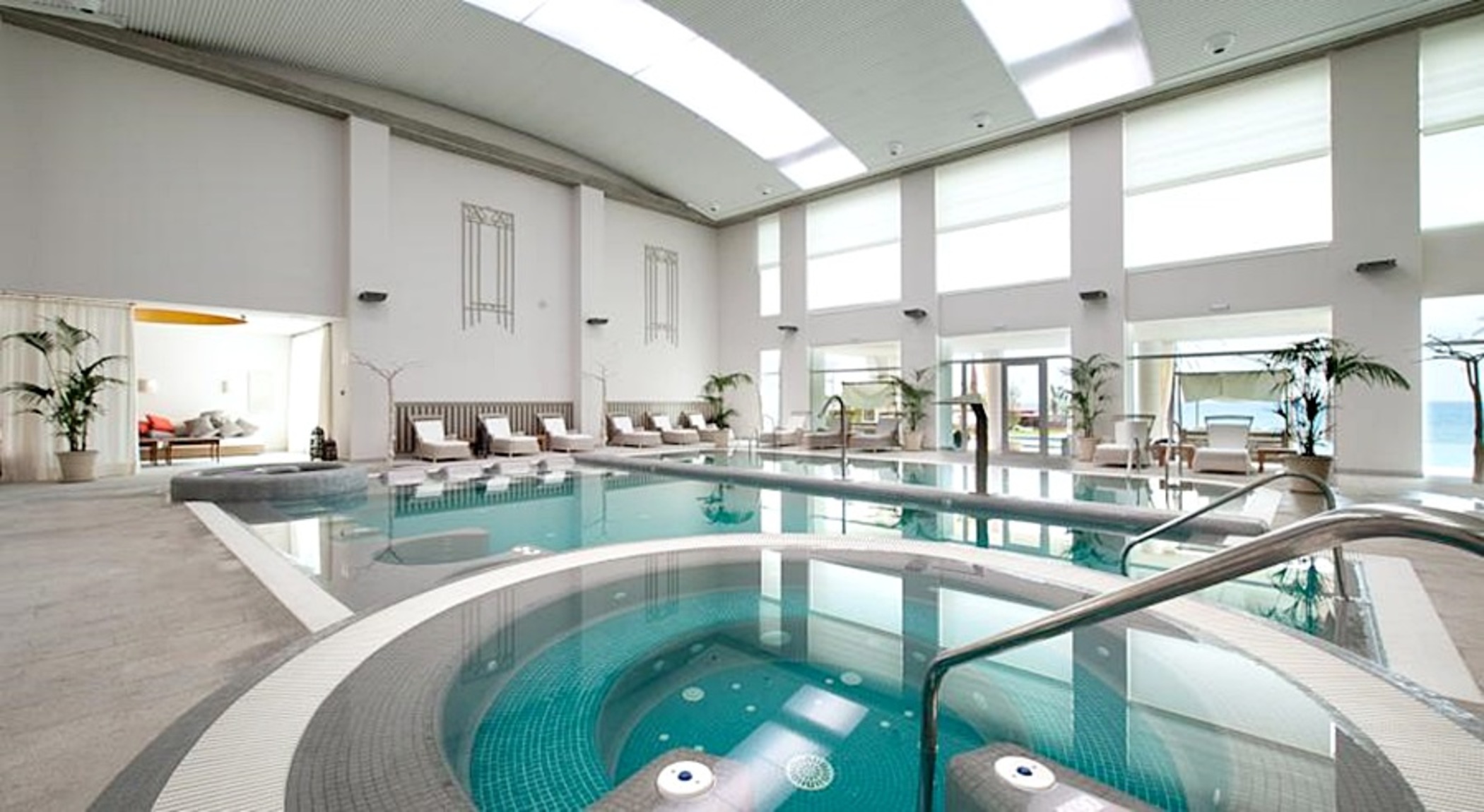 swimming pool spa