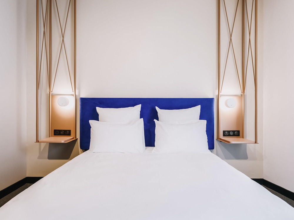 Mercure Brest Centre Port 12/47
