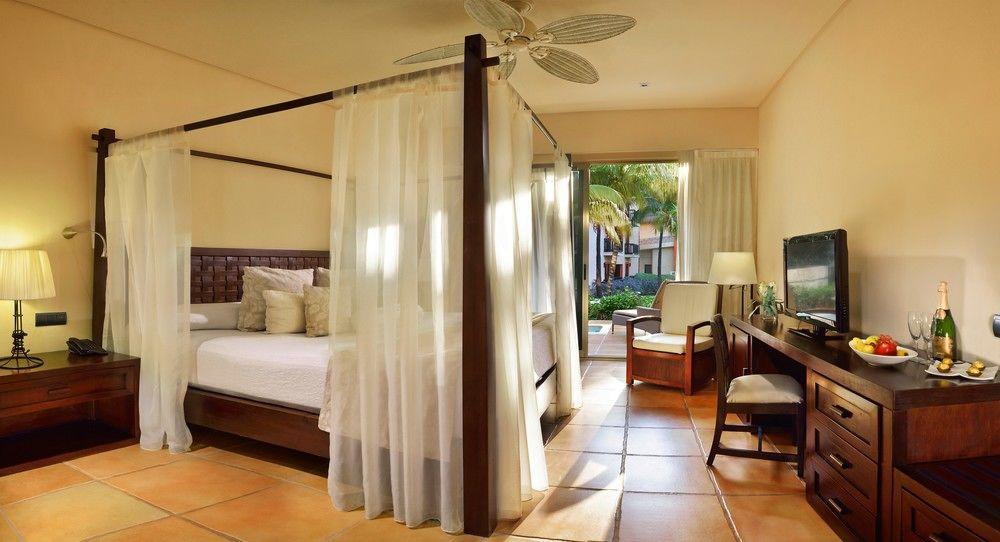Room at Catalonia Yucatan Beach, PUERTO AVENTURAS