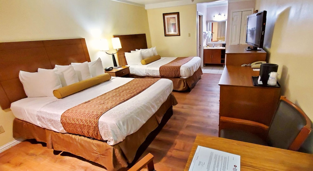 Best Western Plus Northwoods Inn 12/80
