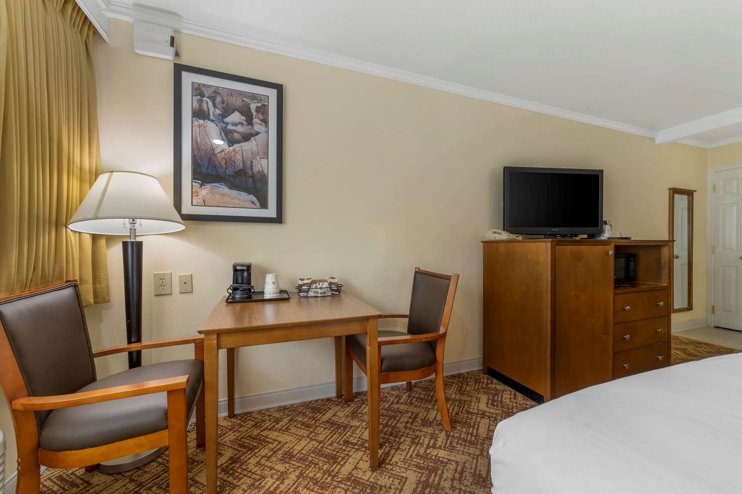 Best Western Plus Northwoods Inn 73/80