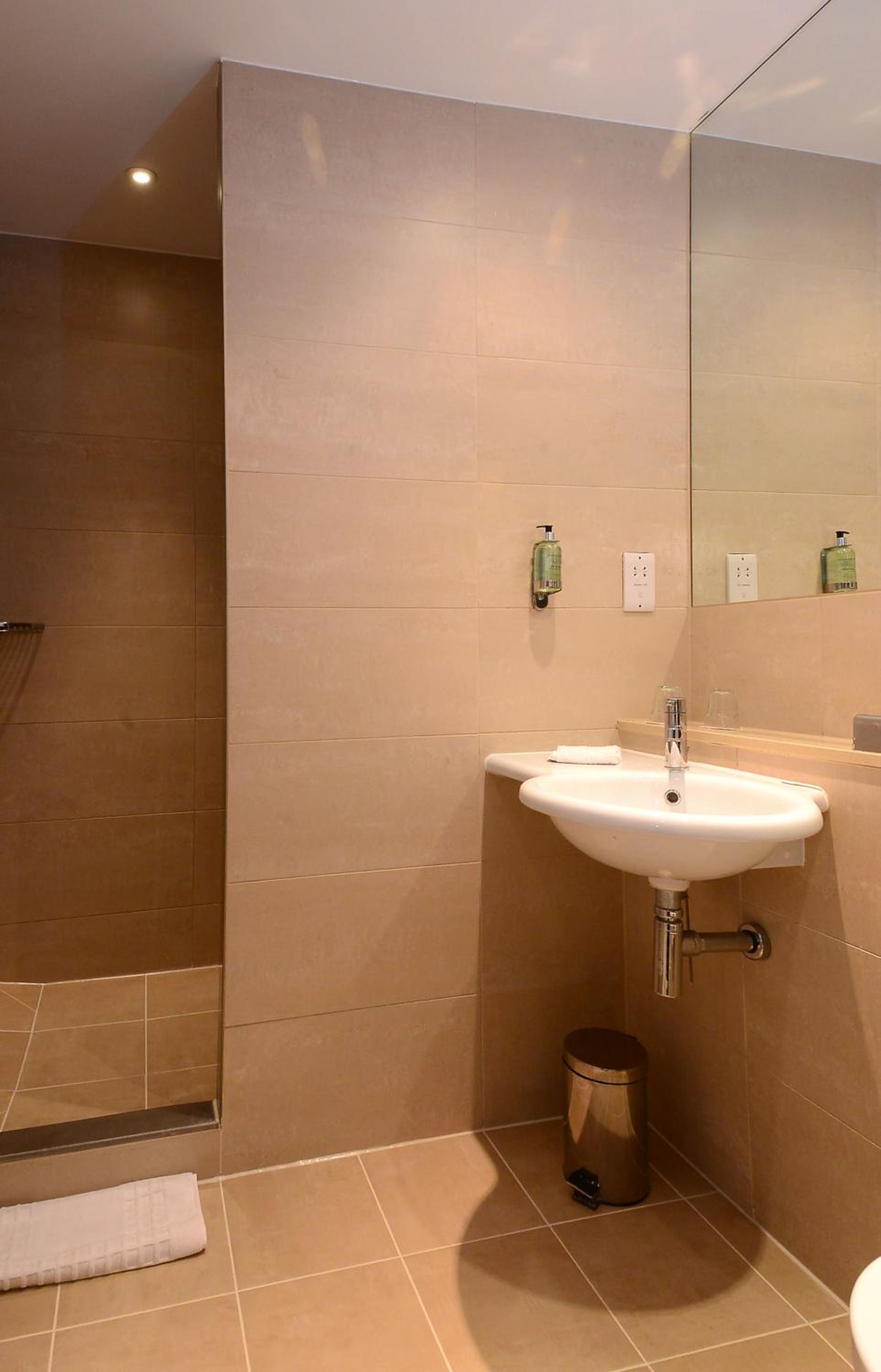 International Hotel Telford 49/50