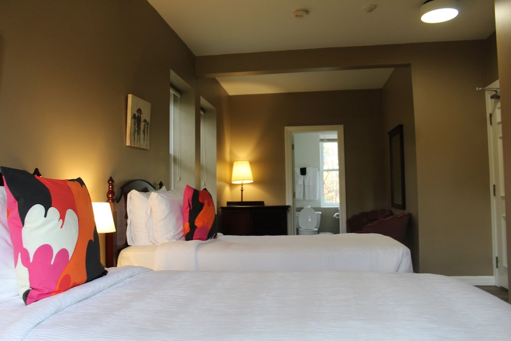 Westover Inn 16/69
