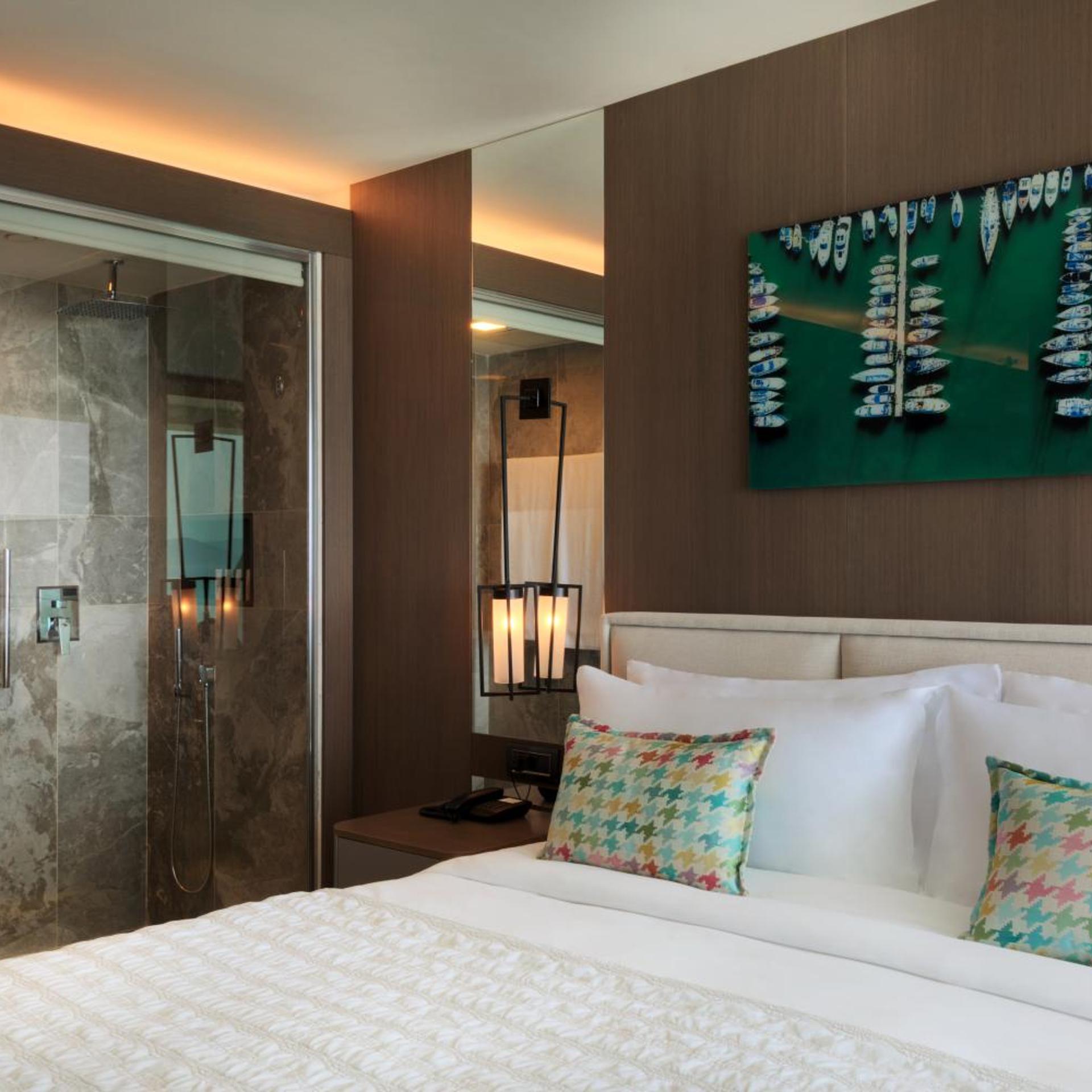 Guest Room, King Bed, Panoramic Sea View, Balcony