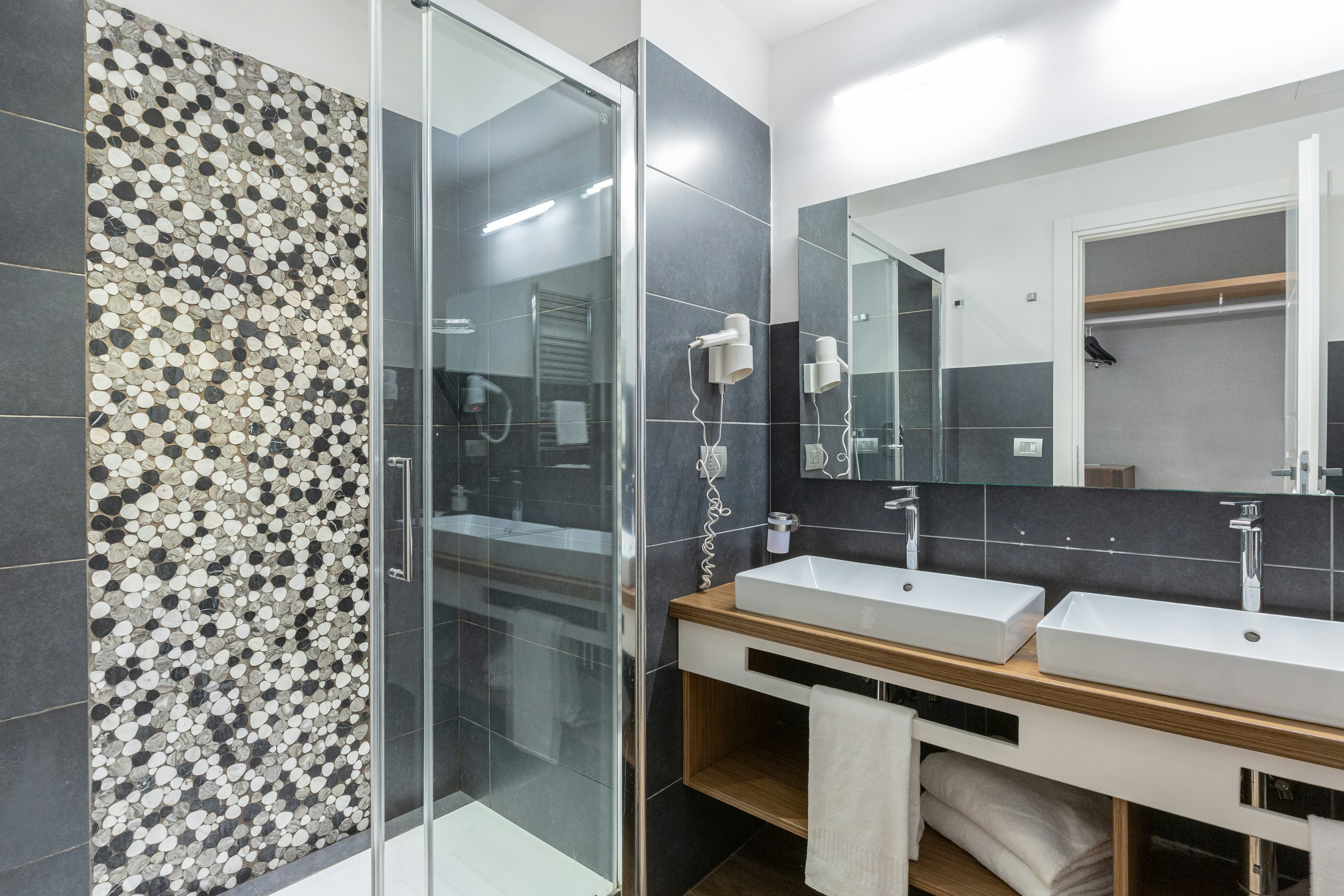 Hotel Trevi Collection 102/109