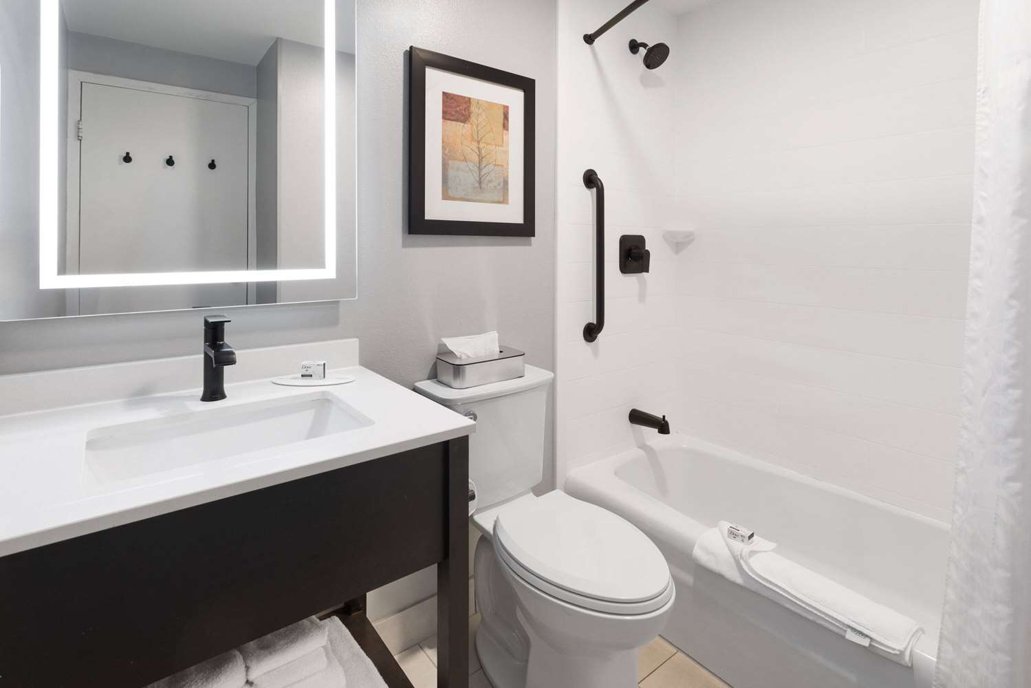 Hawthorn Extended Stay by Wyndham Ellsworth / Bar Harbor 24/26