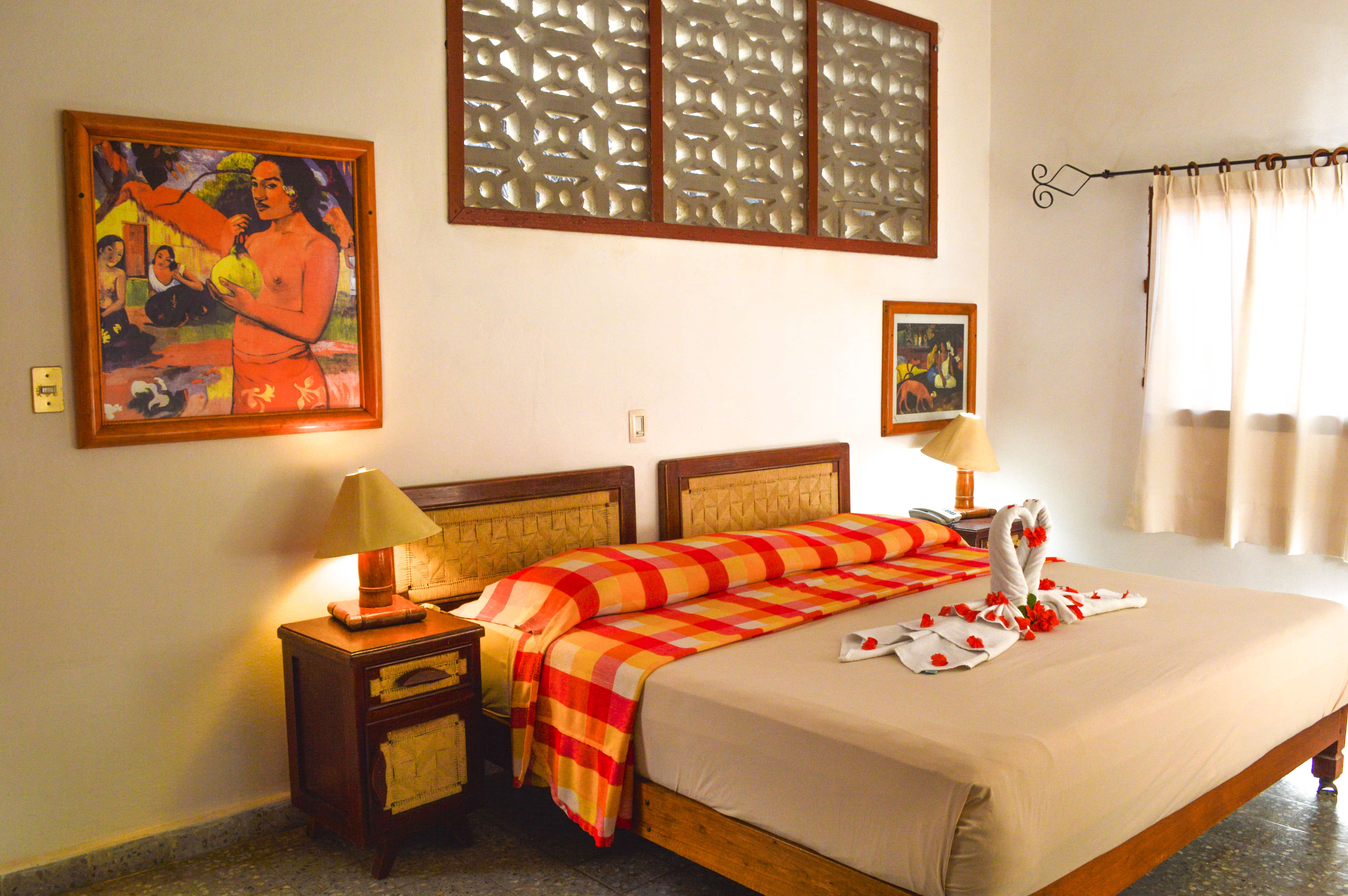 Room, King Bed, Tropical View