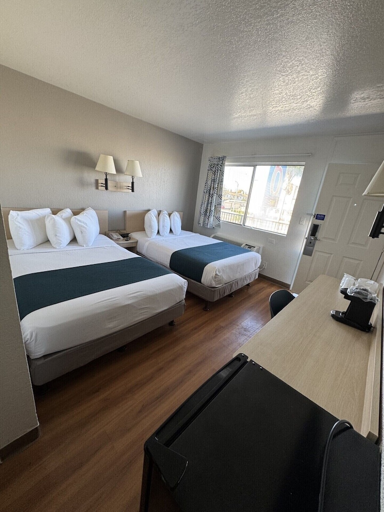 Motel6 Stanton, CA - Anaheim West 31/60