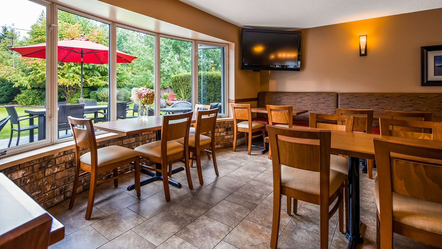 Best Western Sicamous Inn 17/30