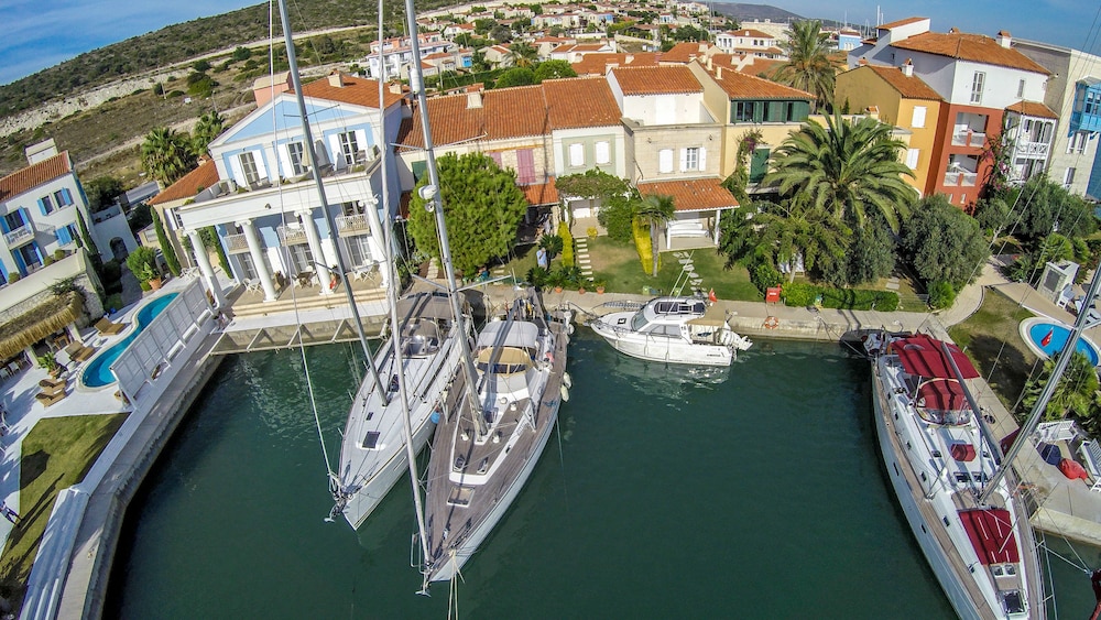 Alacati Port Hotel 2/50