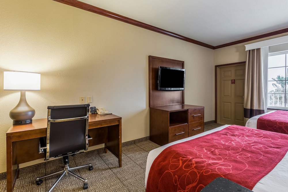 Comfort Suites Galveston Cruise Port Area - Beachside 13/44