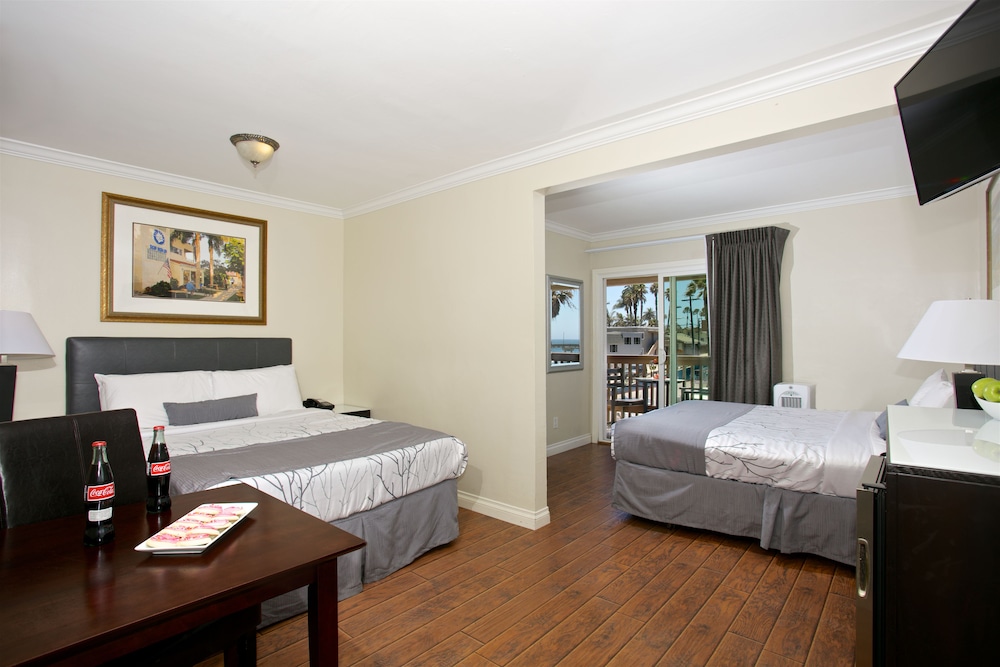 Ocean Beach Hotel 24/69