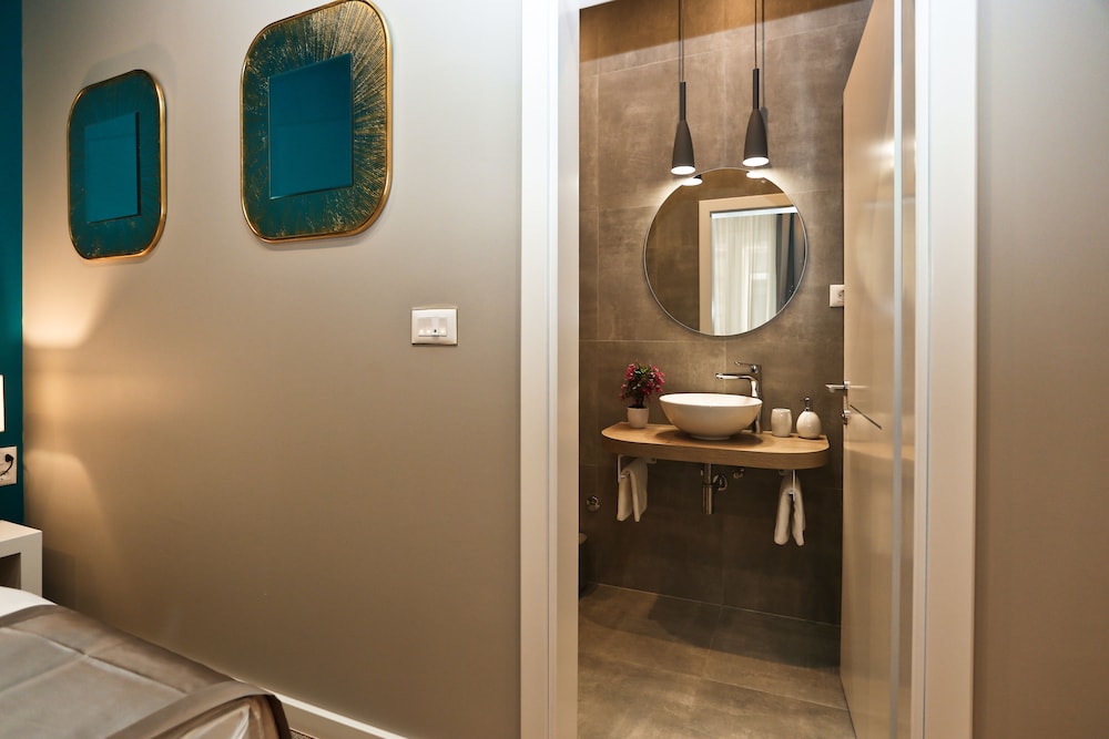 Riva Luxury Rooms 74/79