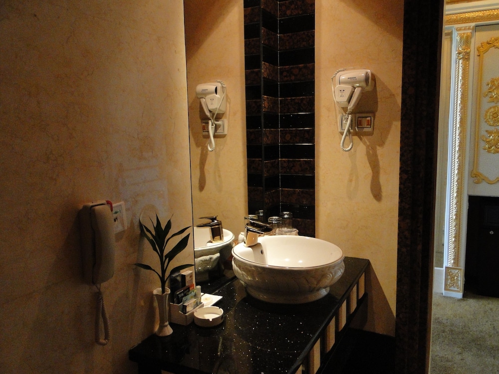 Nan Yang Royal Hotel 46/47