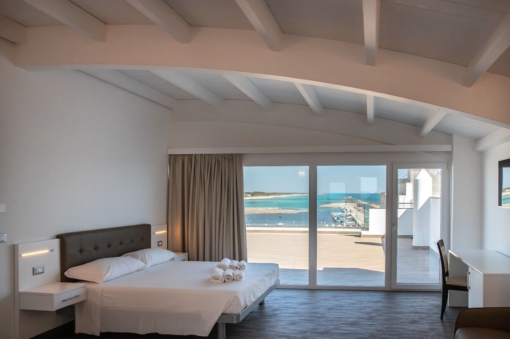 Nauticus Guest Room 16/41