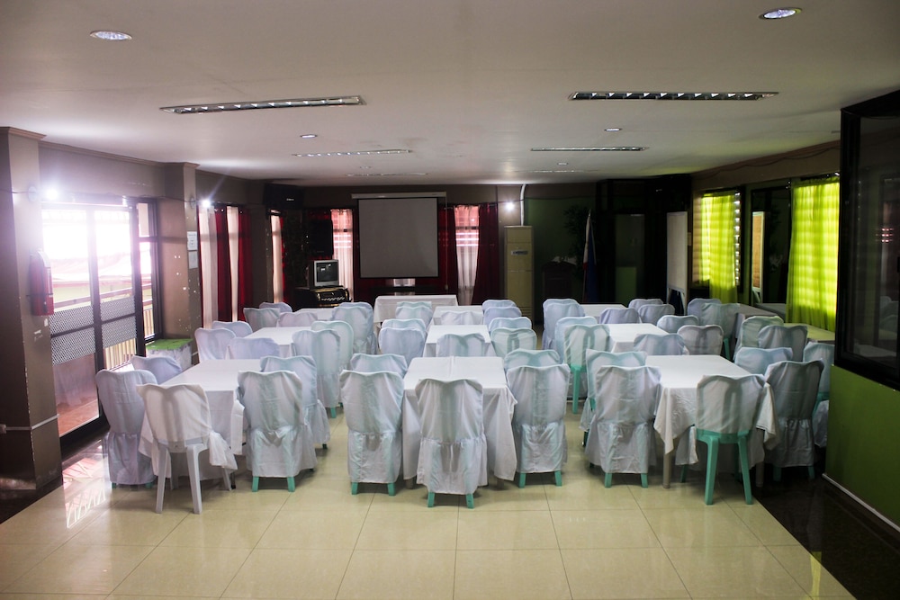 Nikitas Place Hotel 49/52