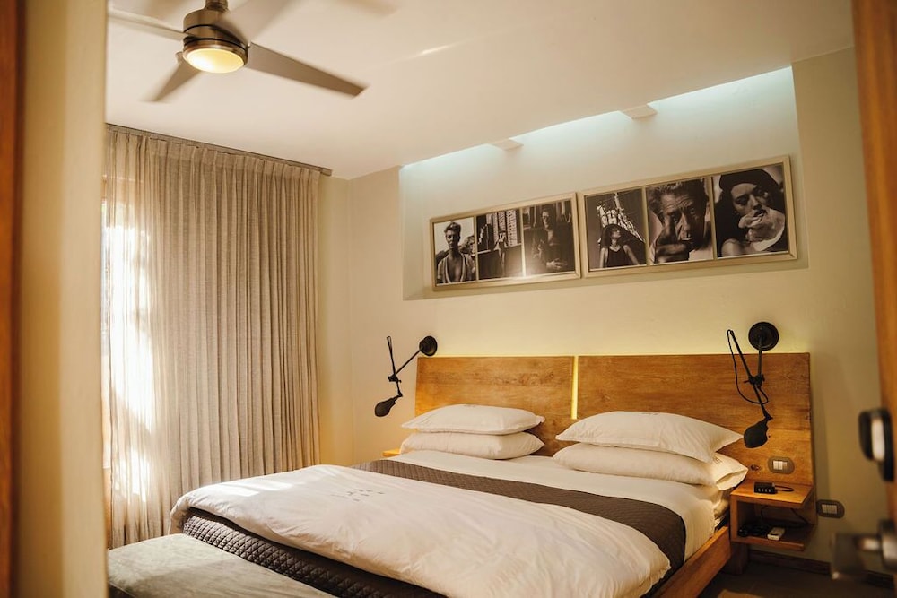 Billini Hotel 30/75
