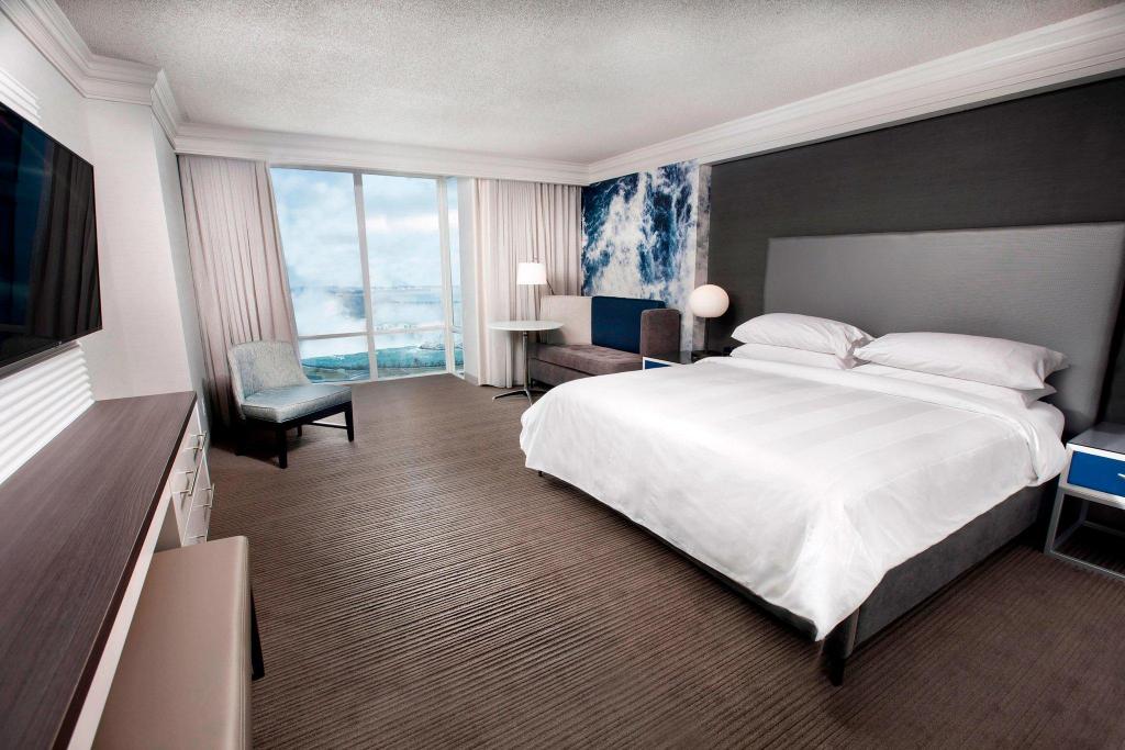 Suite, King Bed, Falls View, Sofa, Jetted Tub, High Floor