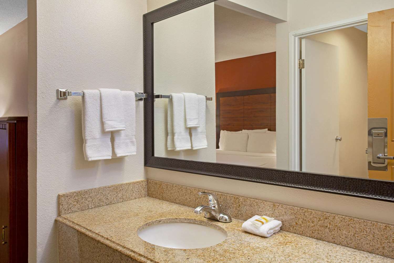 La Quinta Inn By Wyndham Auburn Worcester 25/26