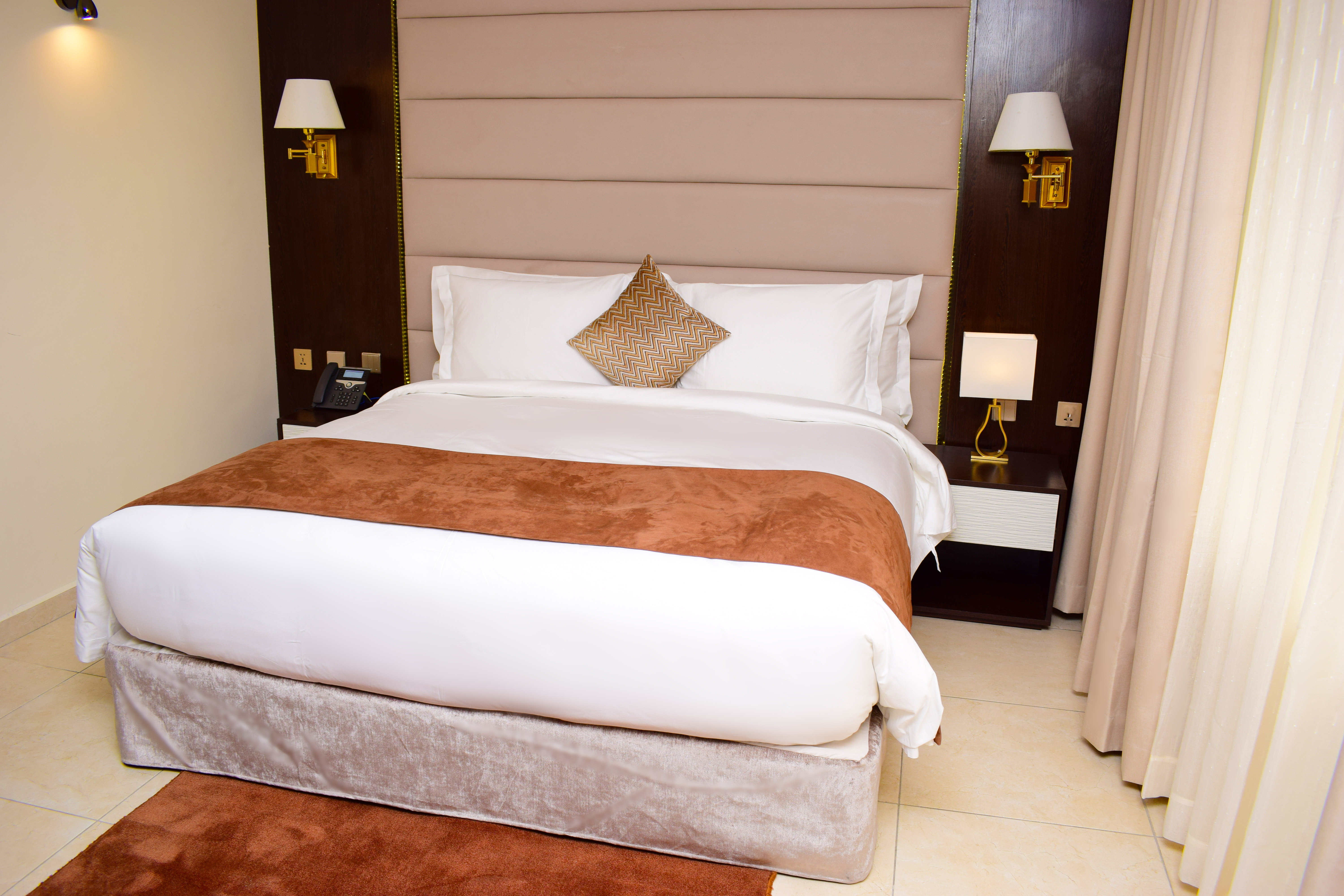 Deluxe, Suite