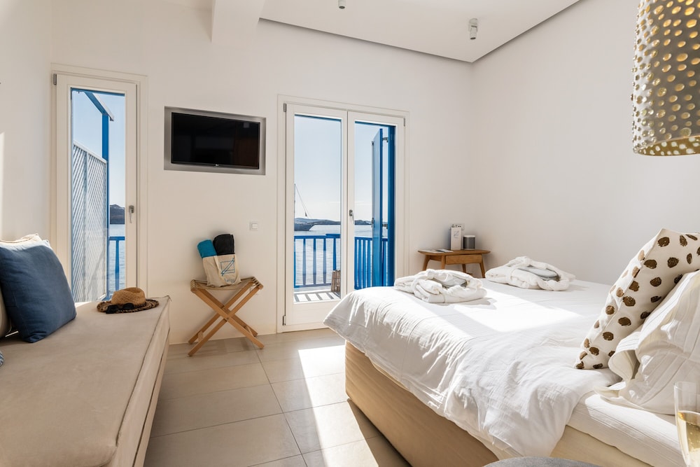 Bluetopia Suites 15/42