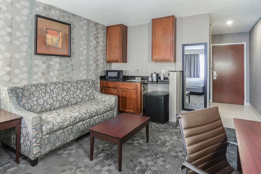 Best Western Concord Inn & Suites 23/31