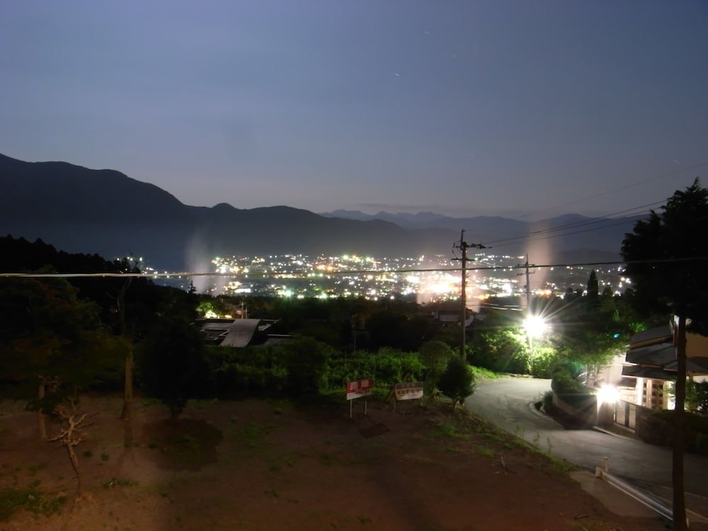 Yufuin Country Road Youth Hostel 11/56