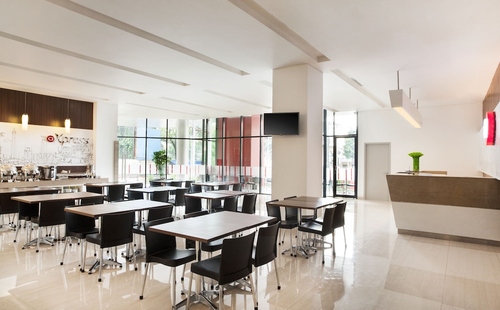 Amaris Hotel Mampang - Jakarta 35/36