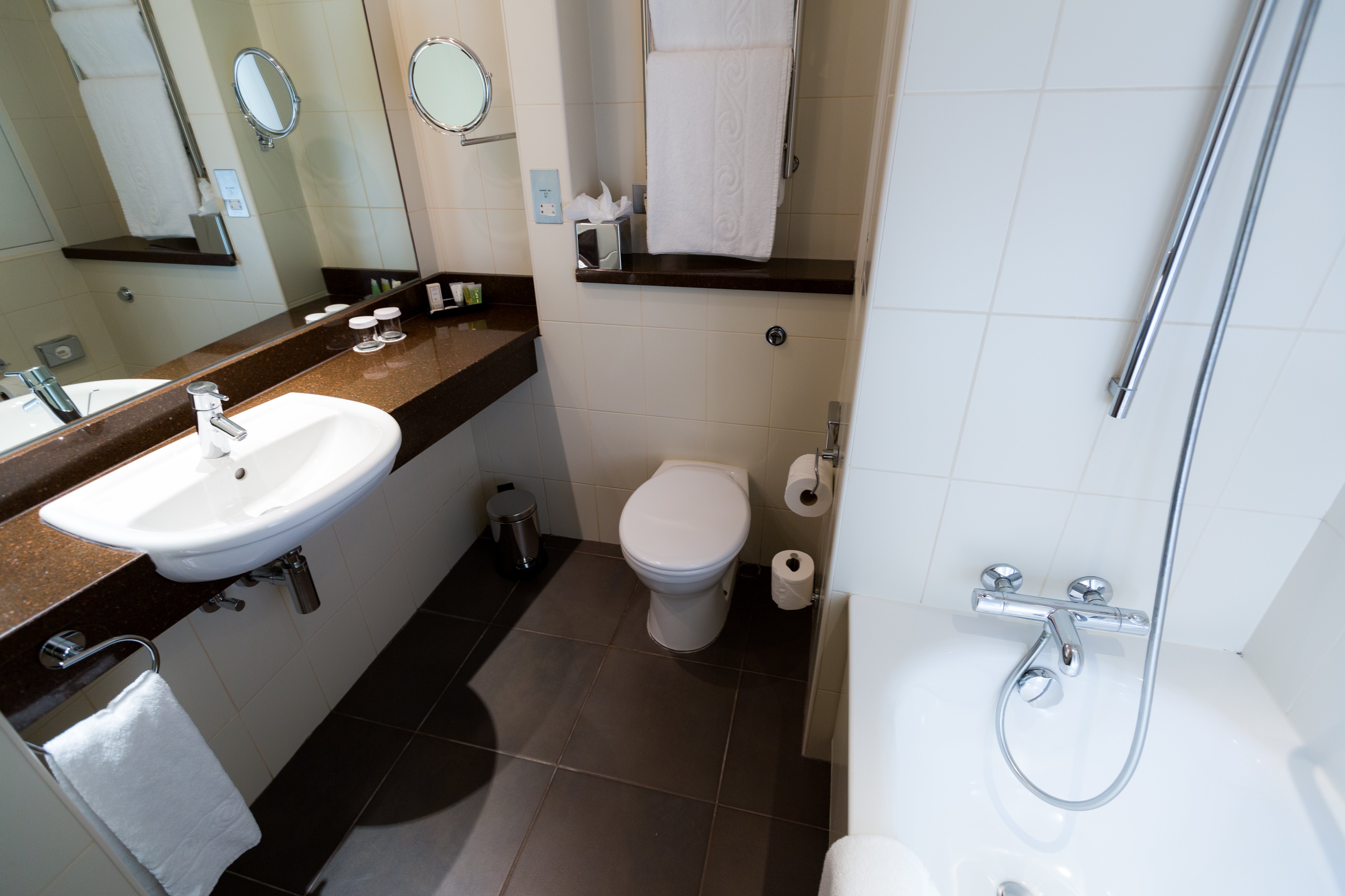 Crowne Plaza Ealing 75/76