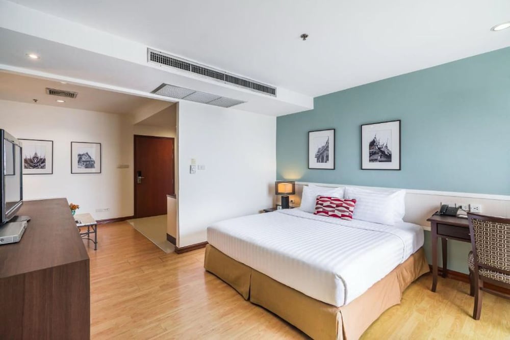 Evergreen Place Siam by UHG 24/72
