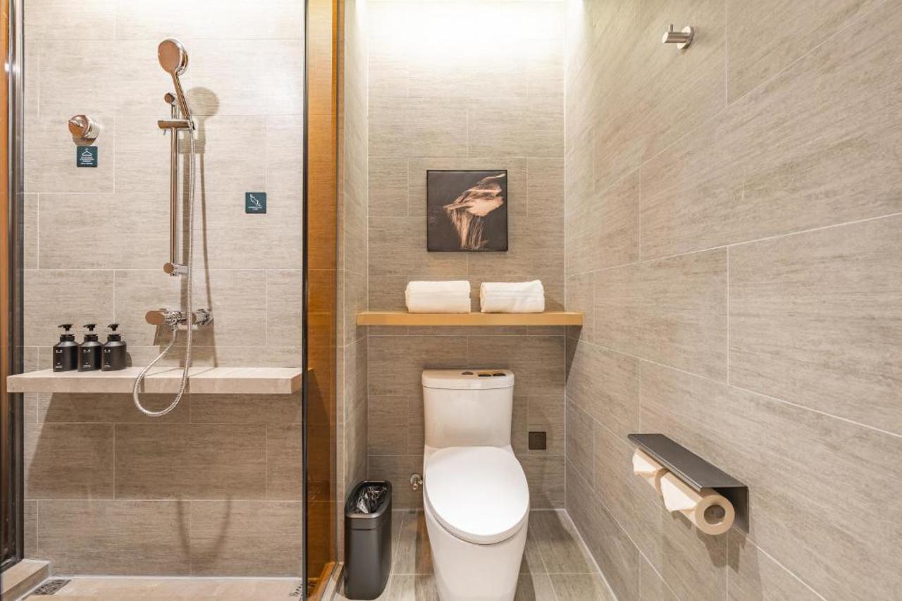 Atour Hotel Shanghai New International Expo Center Yanggao South Road Metro Station 23/24