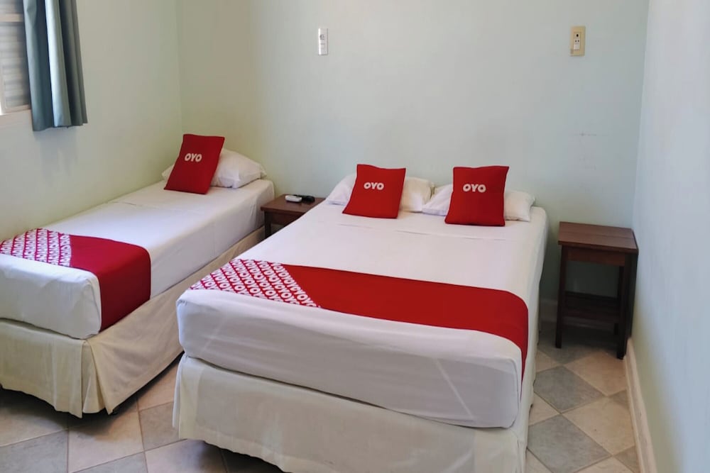 SUITE, TRIPLE, 1 DOUBLE AND 1 SINGLE BED