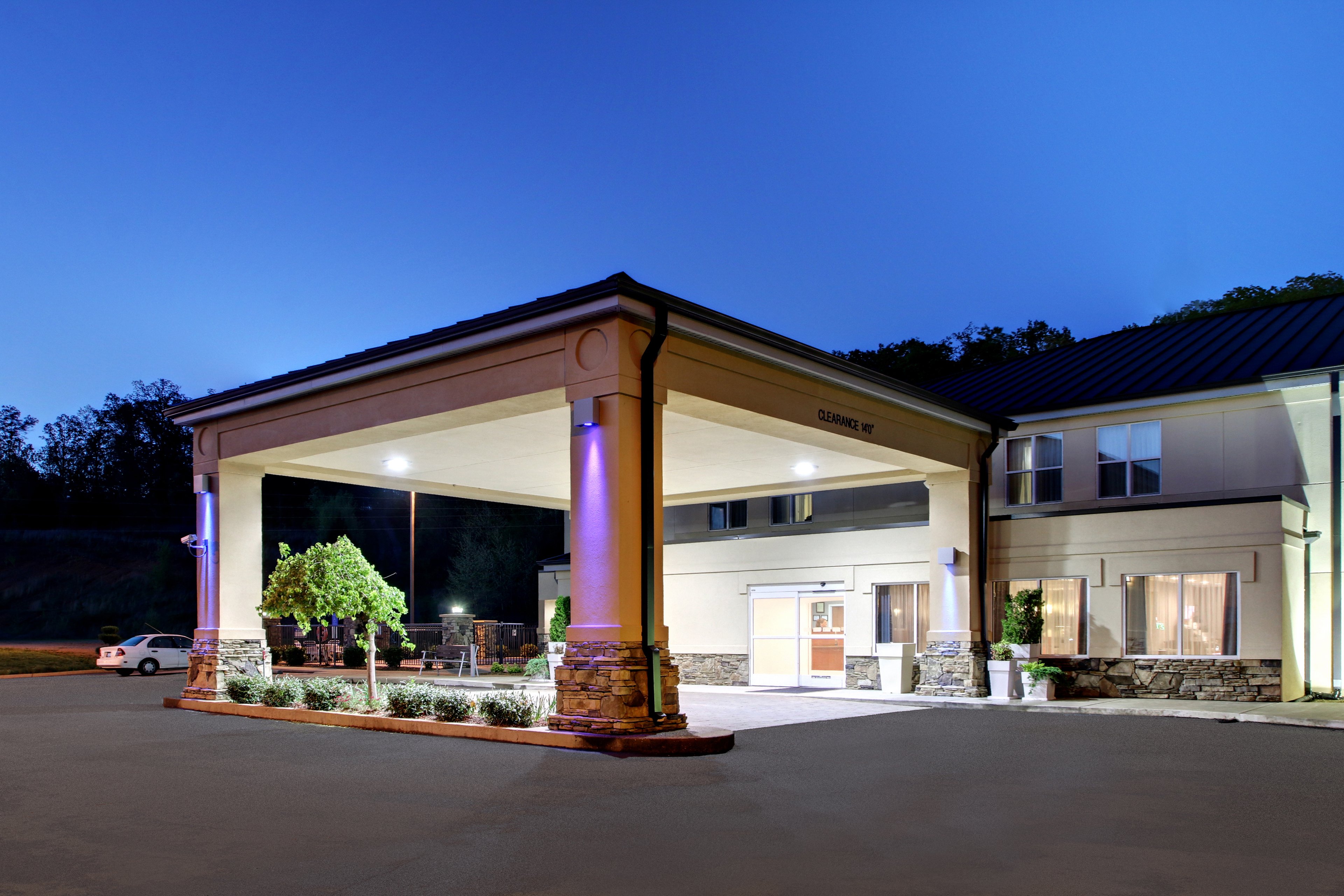 Holiday Inn Express Hurricane Mills Waverly 4/62