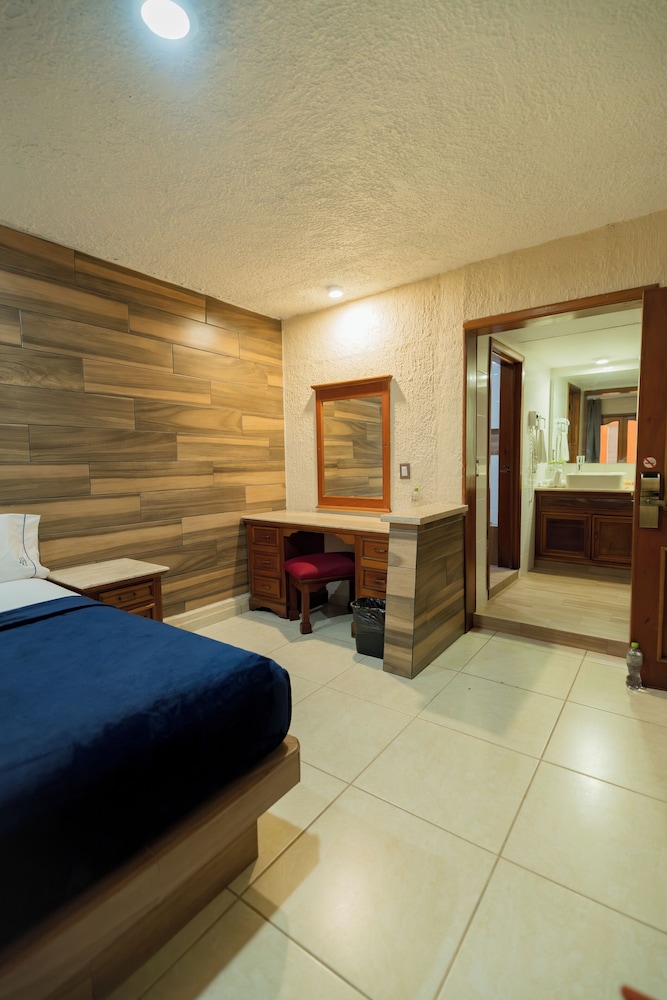 Hotel Santiago de Compostela 36/66