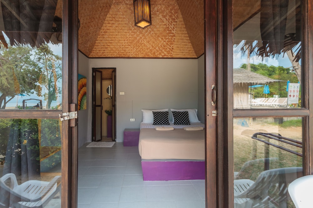 Sabaii Bay Resort 48/75