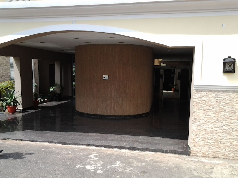 Thornberry Savannah Suite Hotel 5/32