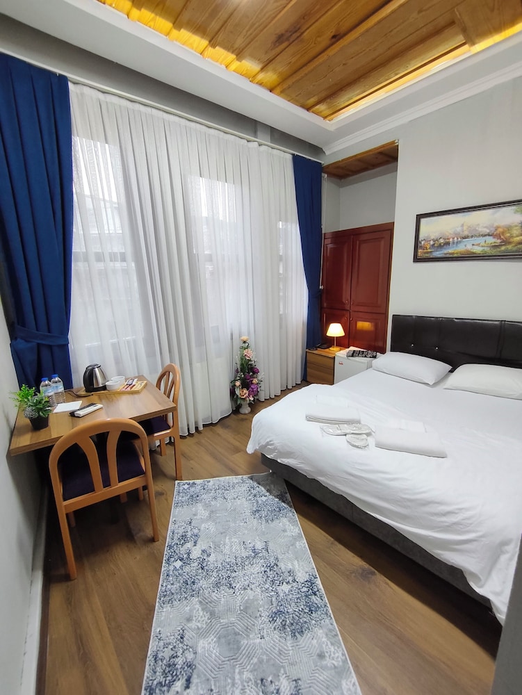 Kule Hotel 11/49