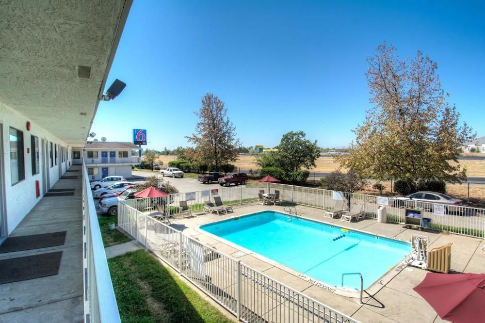 Motel6 Redding, CA - North 31/36