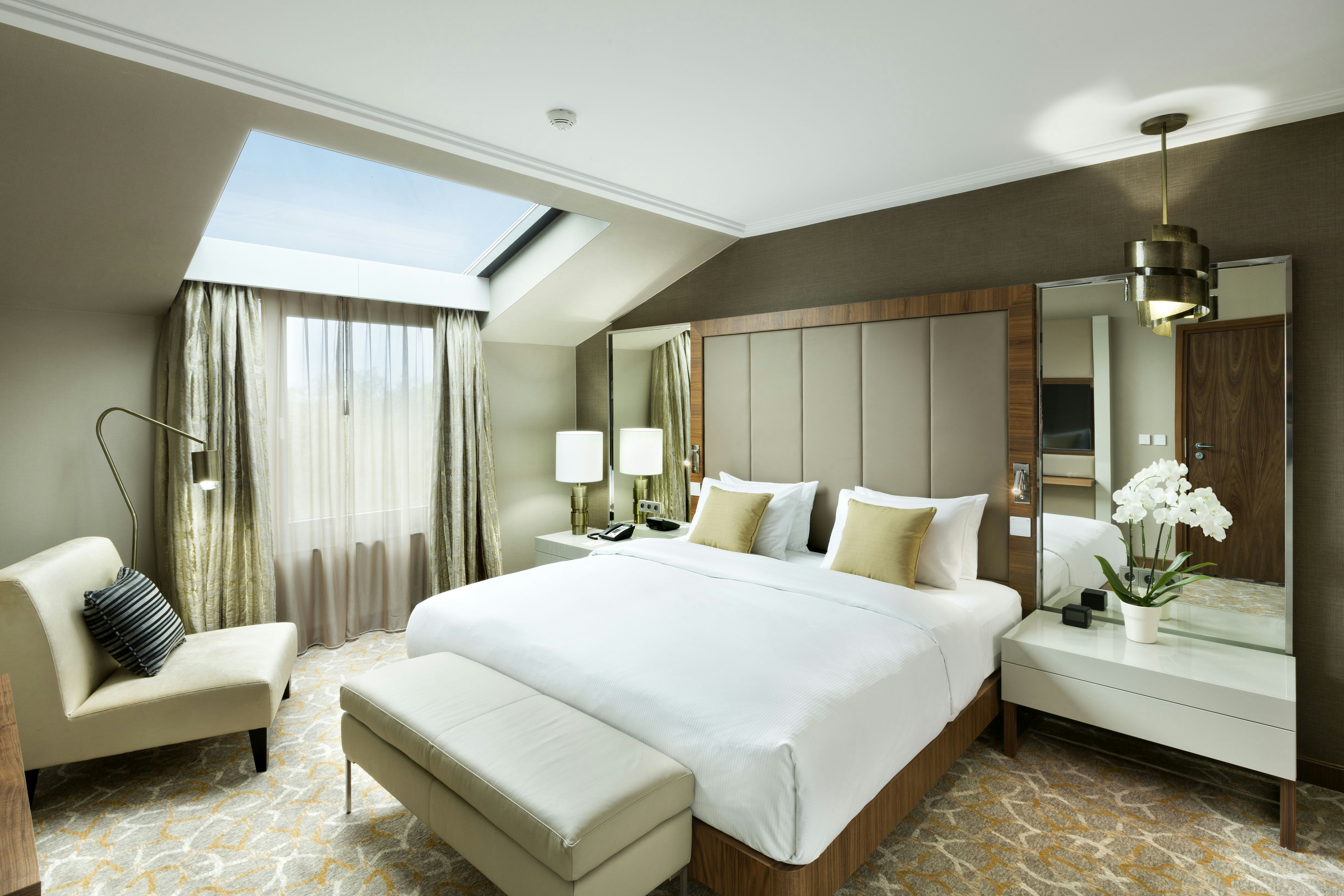 PRESIDENTIAL, SUITE