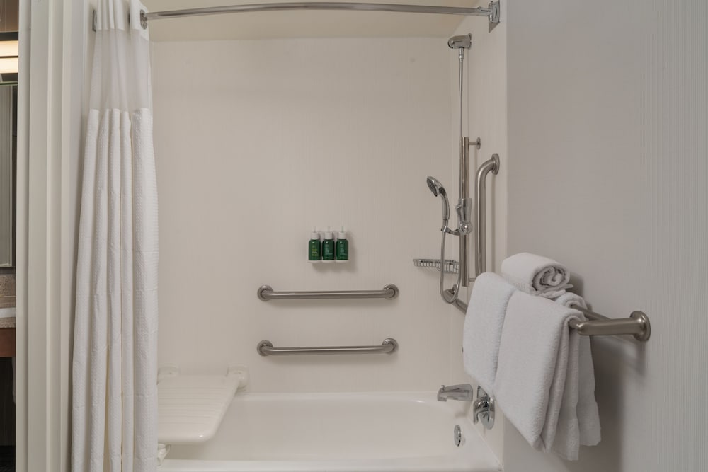 Sonesta Select Chattanooga Hamilton Place 8/34