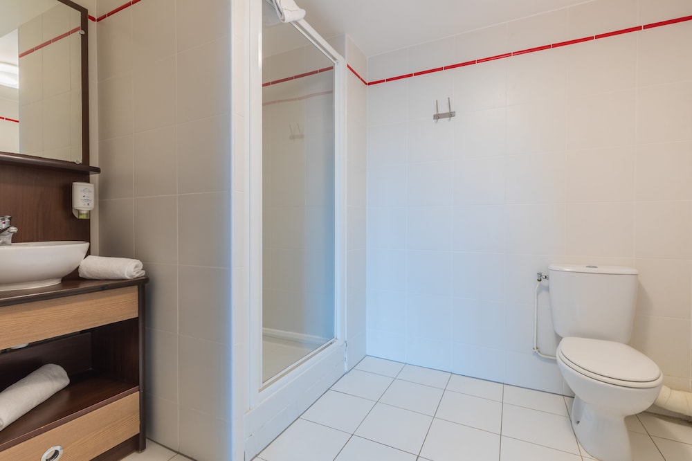 Hotel Residence Zenitude Magny Les Hameaux Versailles 43/49