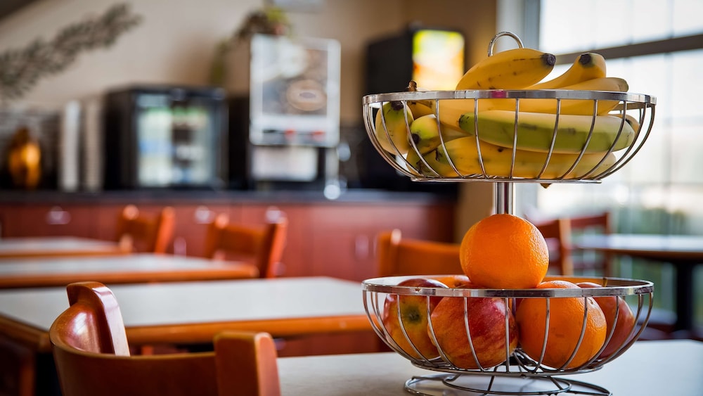 Best Western Airport Inn 21/39
