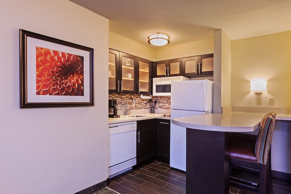 Staybridge Suites Tulsa-Woodland Hills 43/56